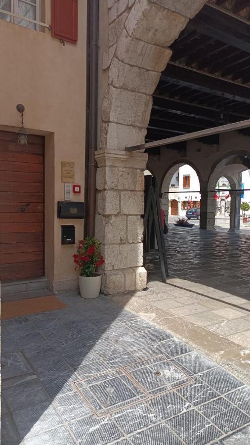 Affittacamere La Loggia เวนโซเน ภายนอก รูปภาพ