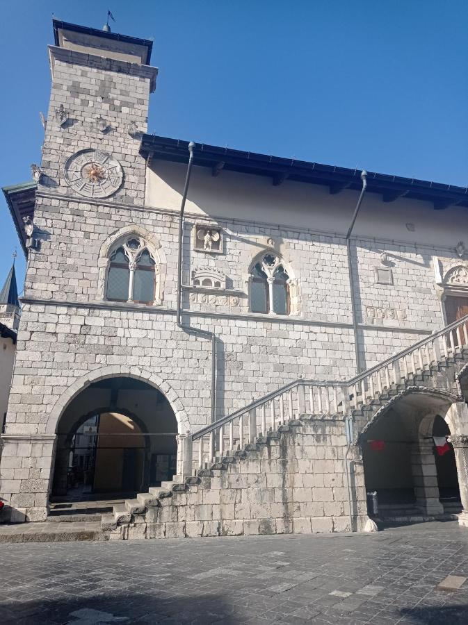 Affittacamere La Loggia เวนโซเน ภายนอก รูปภาพ
